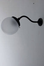 画像をギャラリービューアに読み込む, 鶴首のブラケットライト 磨りガラス