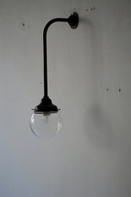 画像をギャラリービューアに読み込む, 鶴首のブラケットライト 透明ガラス