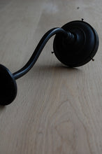 画像をギャラリービューアに読み込む, 鶴首のブラケットライト 乳白ガラス