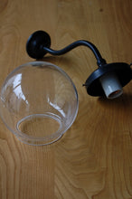 画像をギャラリービューアに読み込む, 鶴首のブラケットライト 透明ガラス