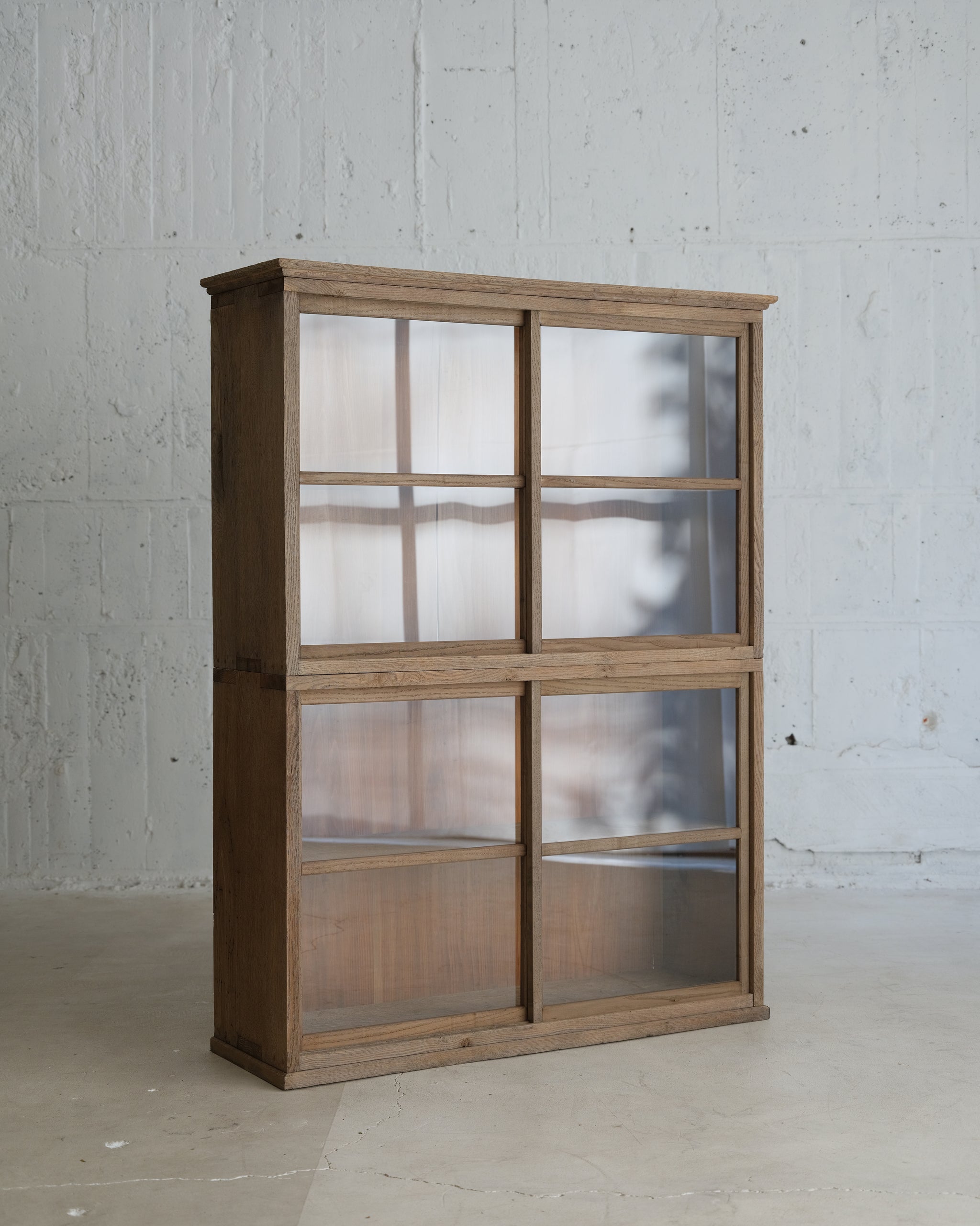 CABINET/SHELVES – DOUGUYA