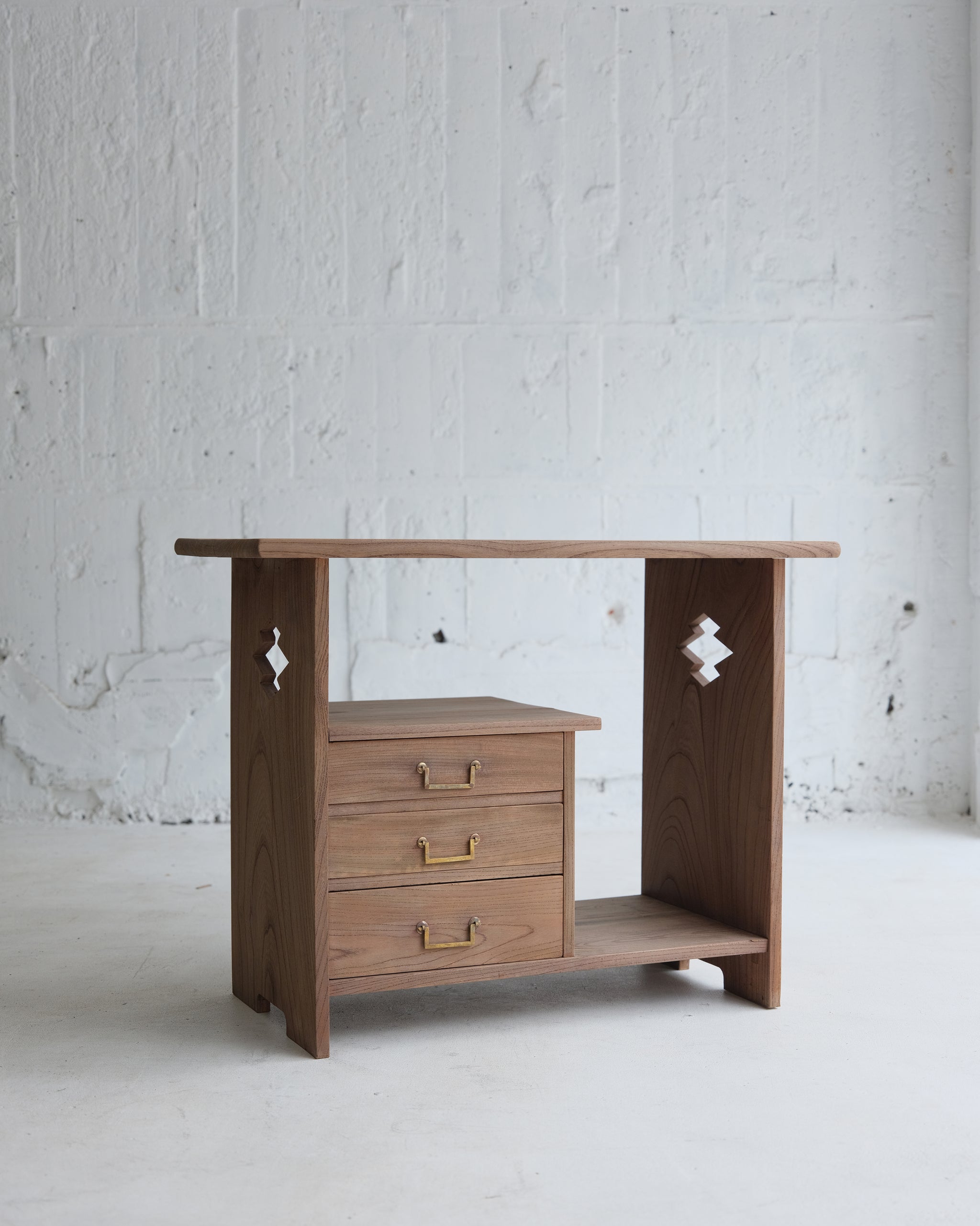 ANTIQUE – DOUGUYA