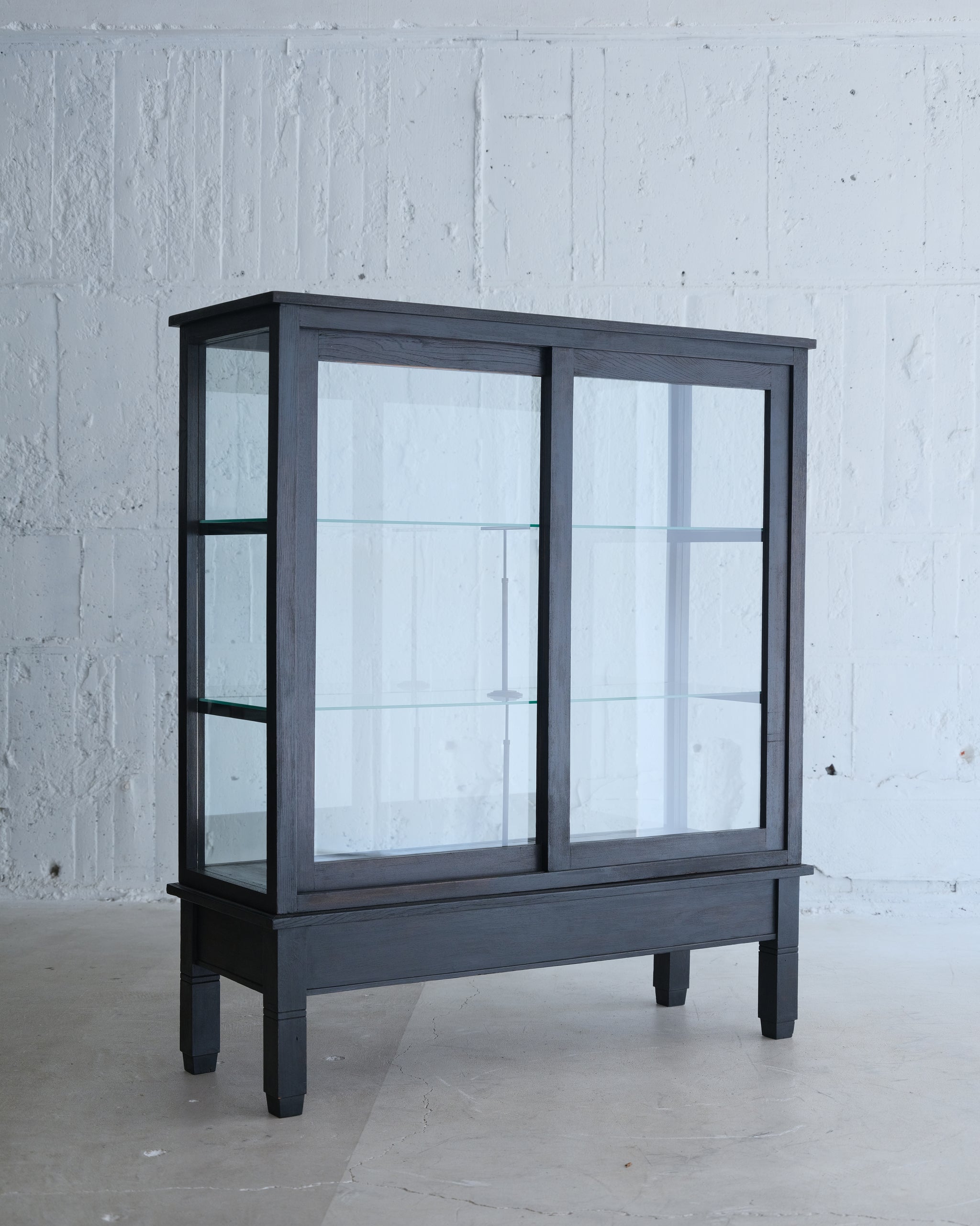 CABINET/SHELVES – DOUGUYA